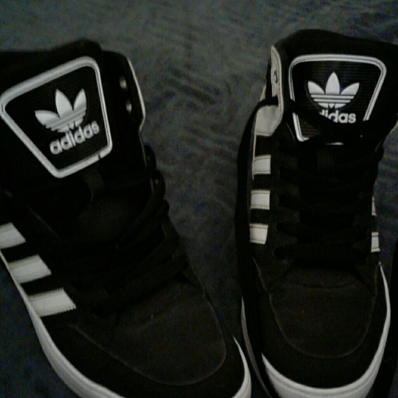 Adidas - Picture 1 of 4